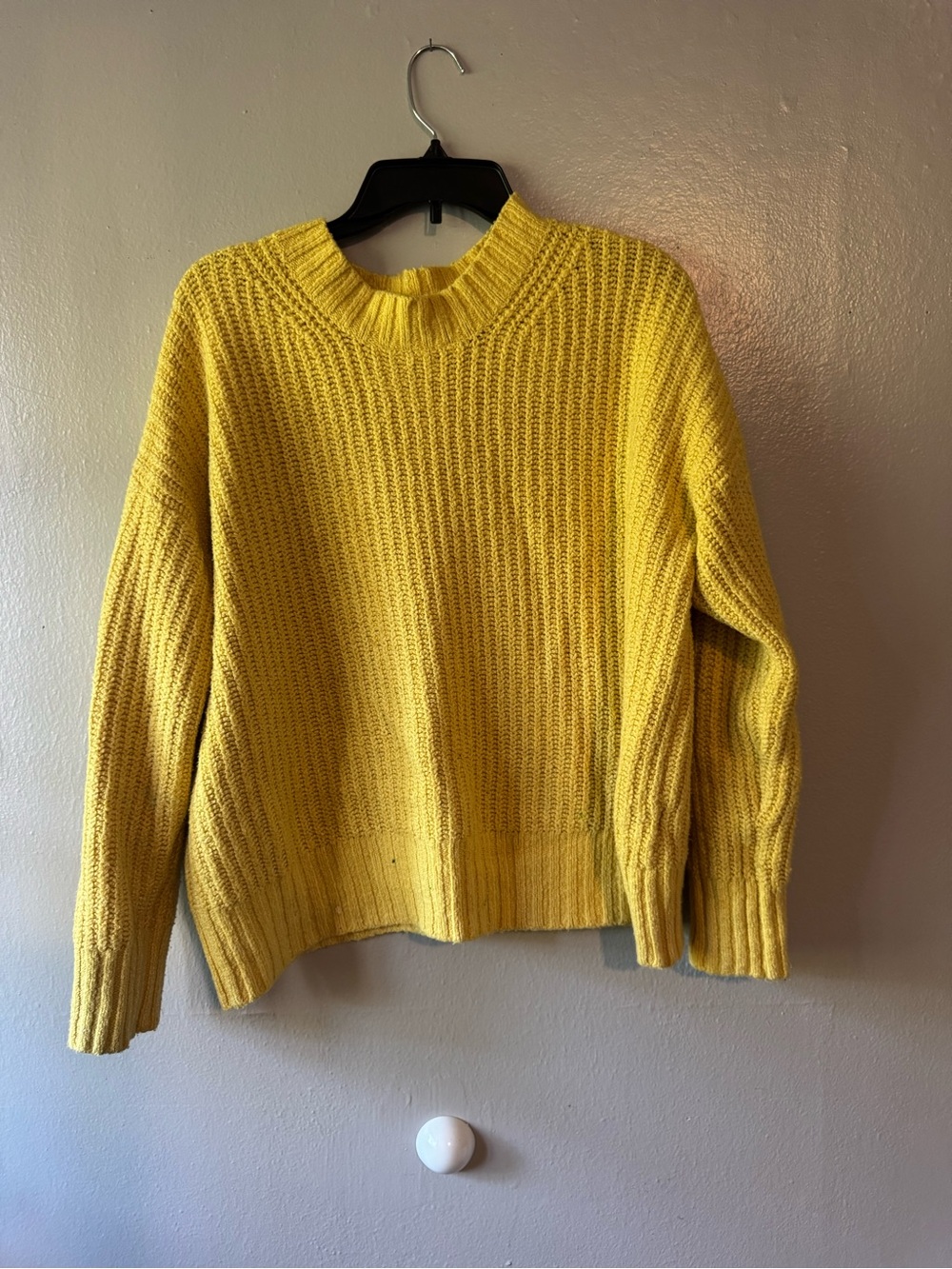 💛 🍁 American Eagle Yellow Sweater Round Neck Oversized Size S Small